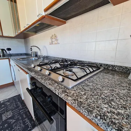 La Casa Di Riki By Portofinovacanze Lägenhet Rapallo